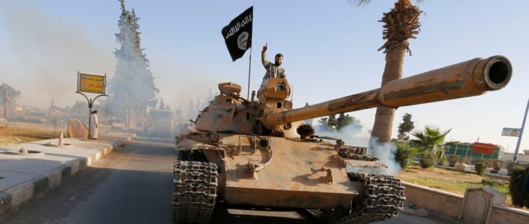 العراق: عقود من الاستهتار في تجارة السلاح تؤجج الفظائع التي يرتكبها “تنظيم داعش”