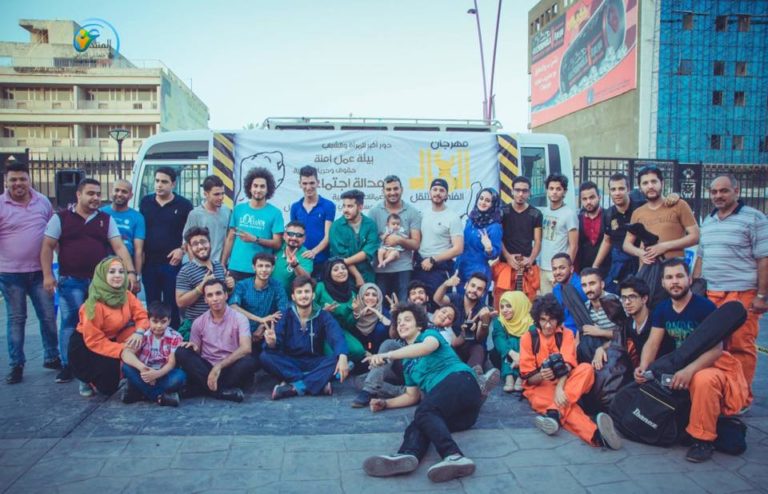 الأول من نوعه في بغداد: مهرجان فني متنقل إحتفاءاً بالعمال وتضامناً مع مطالبهم