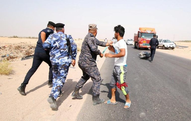 قوات الأمن العراقية تطلق النار على المتظاهرين