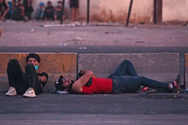 العراق: يجب على السلطات كبح جماح قوات الأمن على الفور وتوفير الحماية لحرية التجمع والتعبير