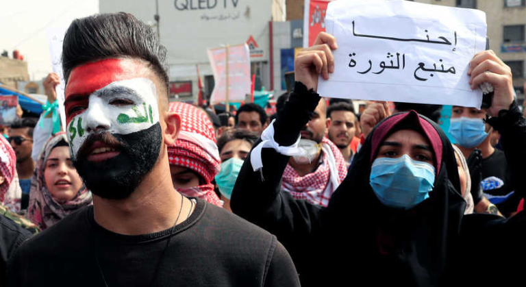 فشل حظر التجول  المفروض بسبب فيروس كورونا في اخلاء  ساحات التظاهرات العراقية