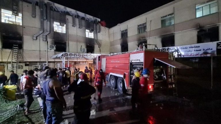 حريق مستشفى كوفيد بالعراق: 82 قتيلا بعد انفجار خزان أوكسجين